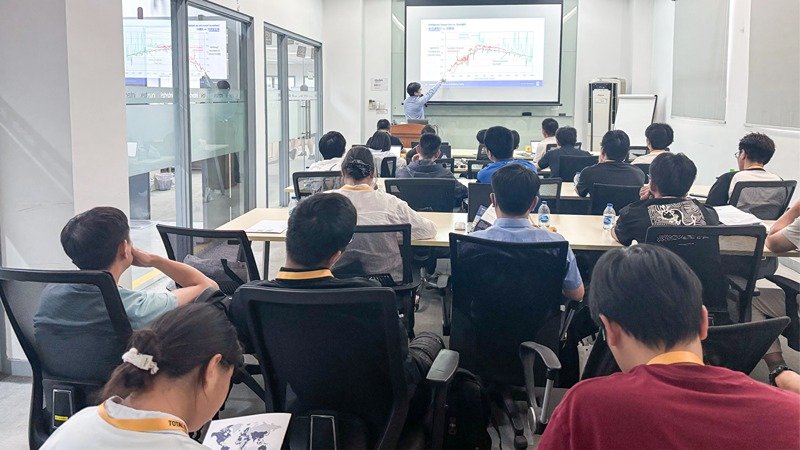 2025年汽車材料耐候老化與光照測試技術(shù)培訓(xùn)現(xiàn)場照片