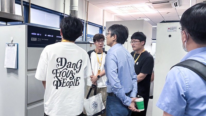 2025年汽車材料耐候老化與光照測試技術(shù)培訓(xùn)實(shí)驗(yàn)室參觀